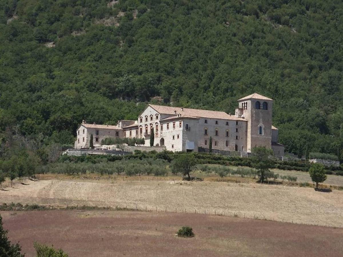 La Bottega Del Fabbro Affitto Breve Villa Contigliano Bagian luar foto