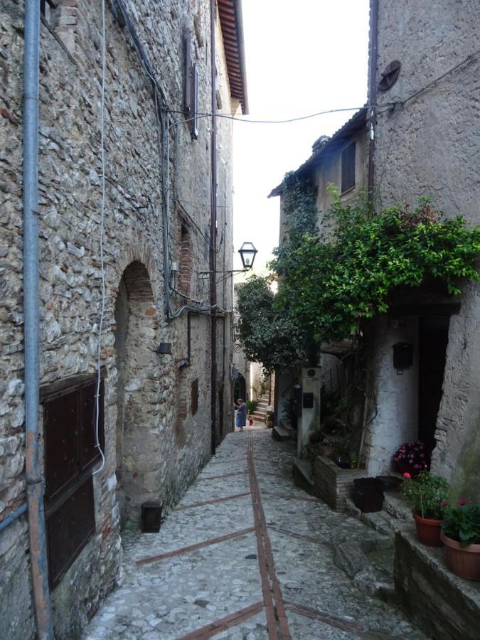 La Bottega Del Fabbro Affitto Breve Villa Contigliano Bagian luar foto