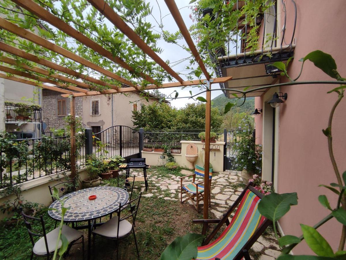 La Bottega Del Fabbro Affitto Breve Villa Contigliano Bagian luar foto