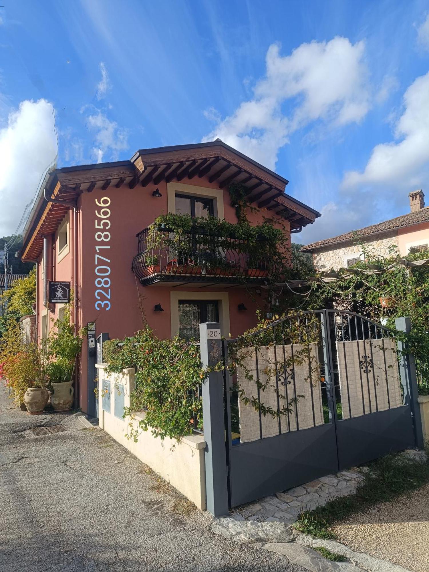 La Bottega Del Fabbro Affitto Breve Villa Contigliano Bagian luar foto